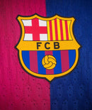 Camisola Barcelona I 24/25 Versão Jogador - Azul e Vermelho