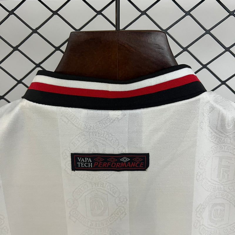 Conjunto Infantil Retrô Manchester United 1997-98 Away
